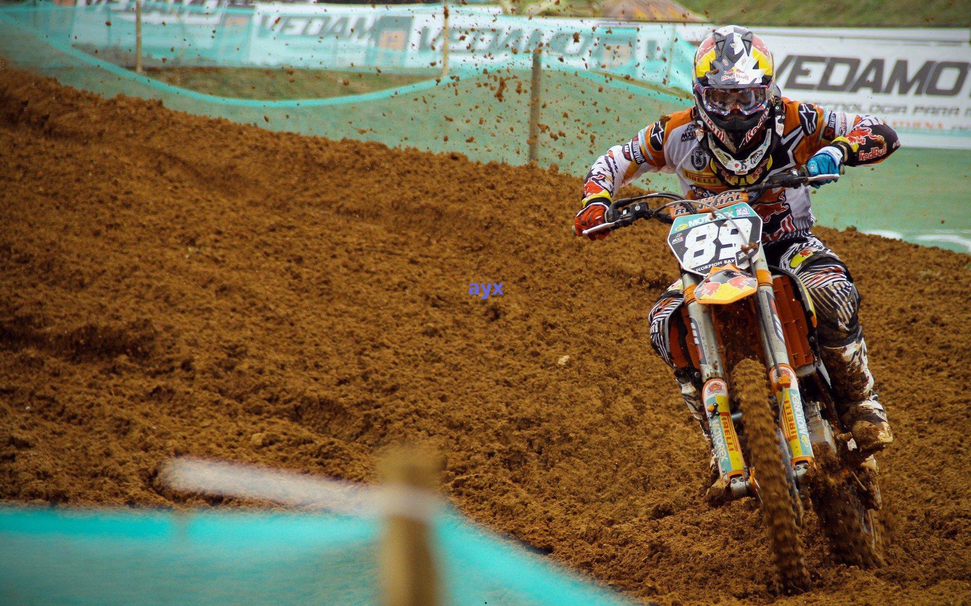 恩里克直言伤病无可奉非，巴黎双星伤情引关注，主帅强调务实前行