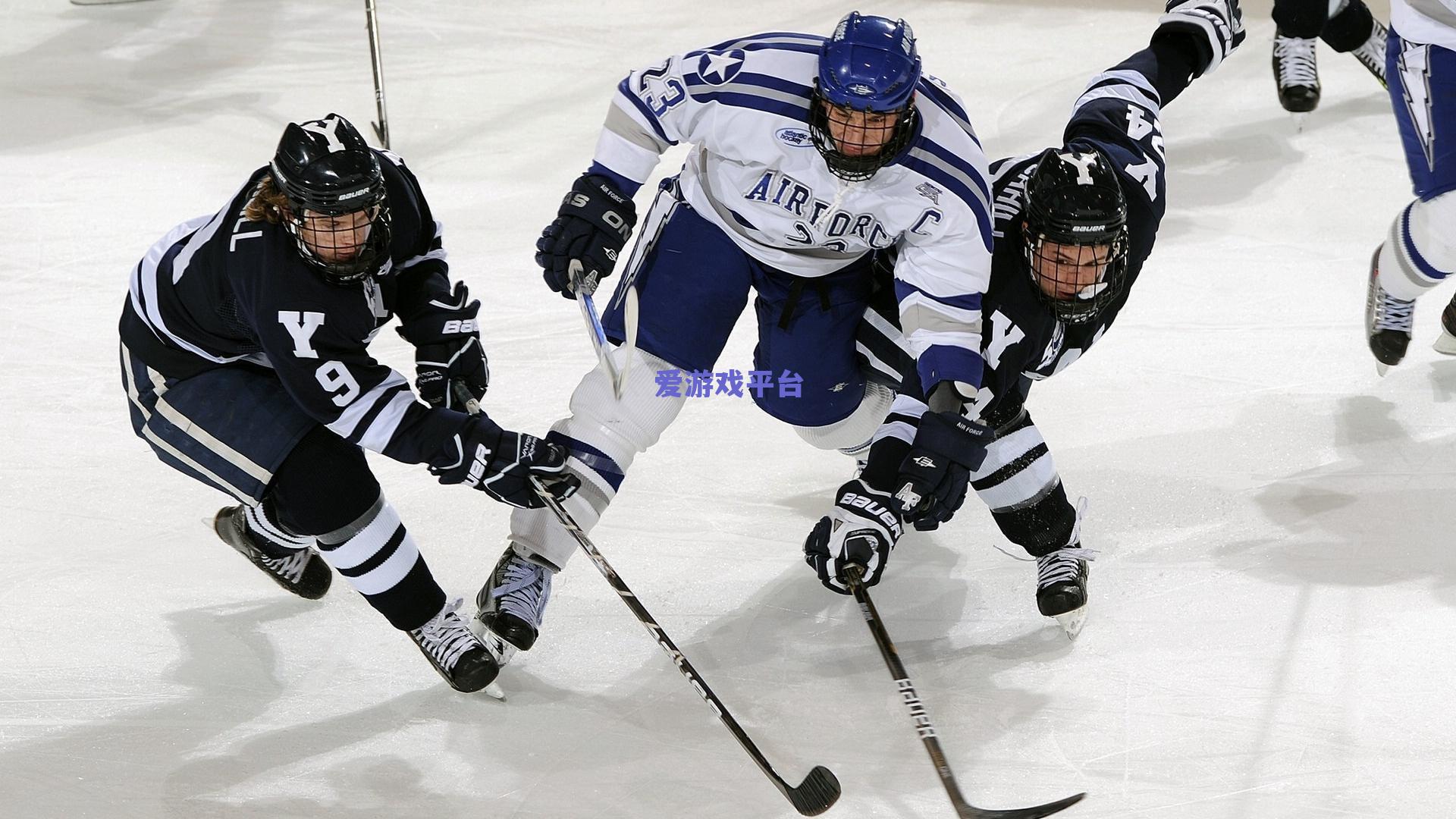 【爱游戏体育app】青训新星告别诺坎普，世体盘点巴萨近年解约金离队案例，吉乌与奥纳纳引深思